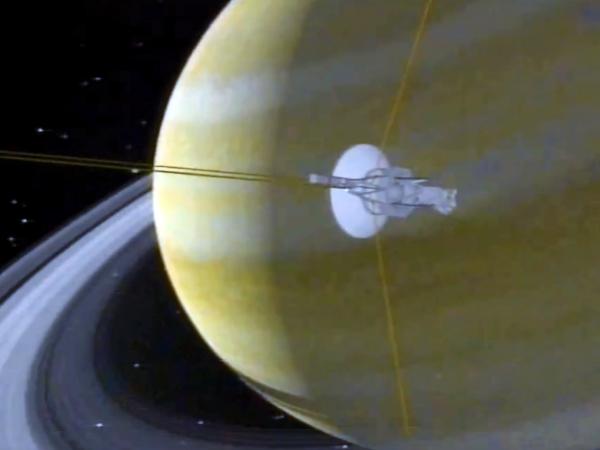 Saturno y la 'Voyager 1'