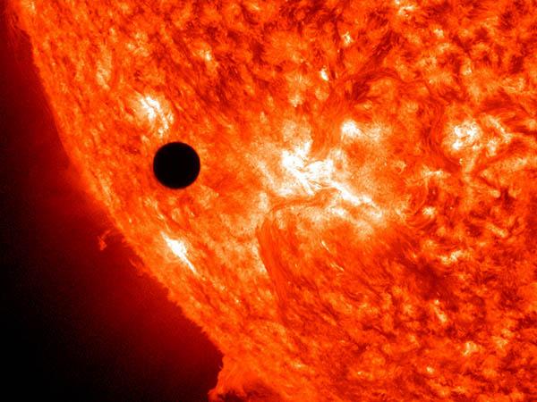 Imagen de Mercurio transitando por delante del Sol